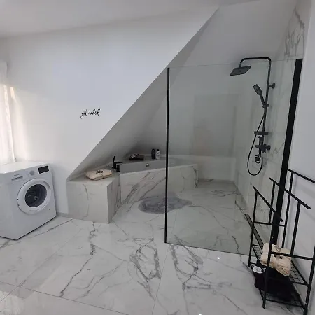 Будинок відпочинку Haus Mit Garten Und Parkplaetzen Грац