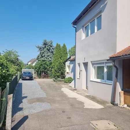 Holiday home Haus Mit Garten Und Parkplaetzen Graz