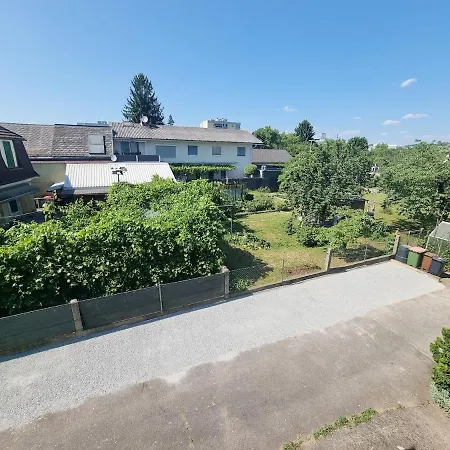 Haus Mit Garten Und Parkplaetzen Holiday home Graz