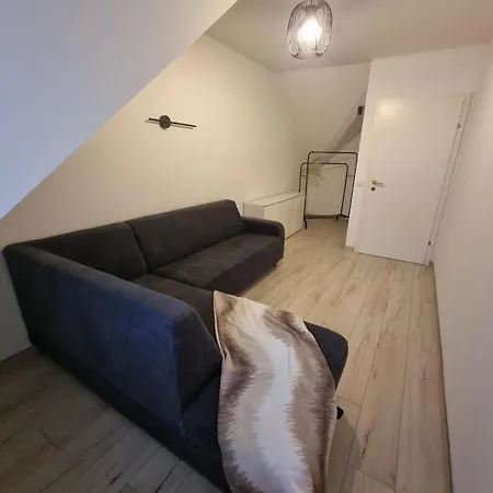 Haus Mit Garten Und Parkplaetzen Holiday home *